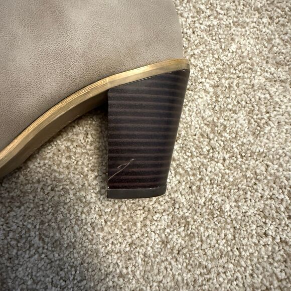 Restricted Taupe Lace-Up Ankle Booties Block Heel Women's Size 6 - Picture 7 of 9